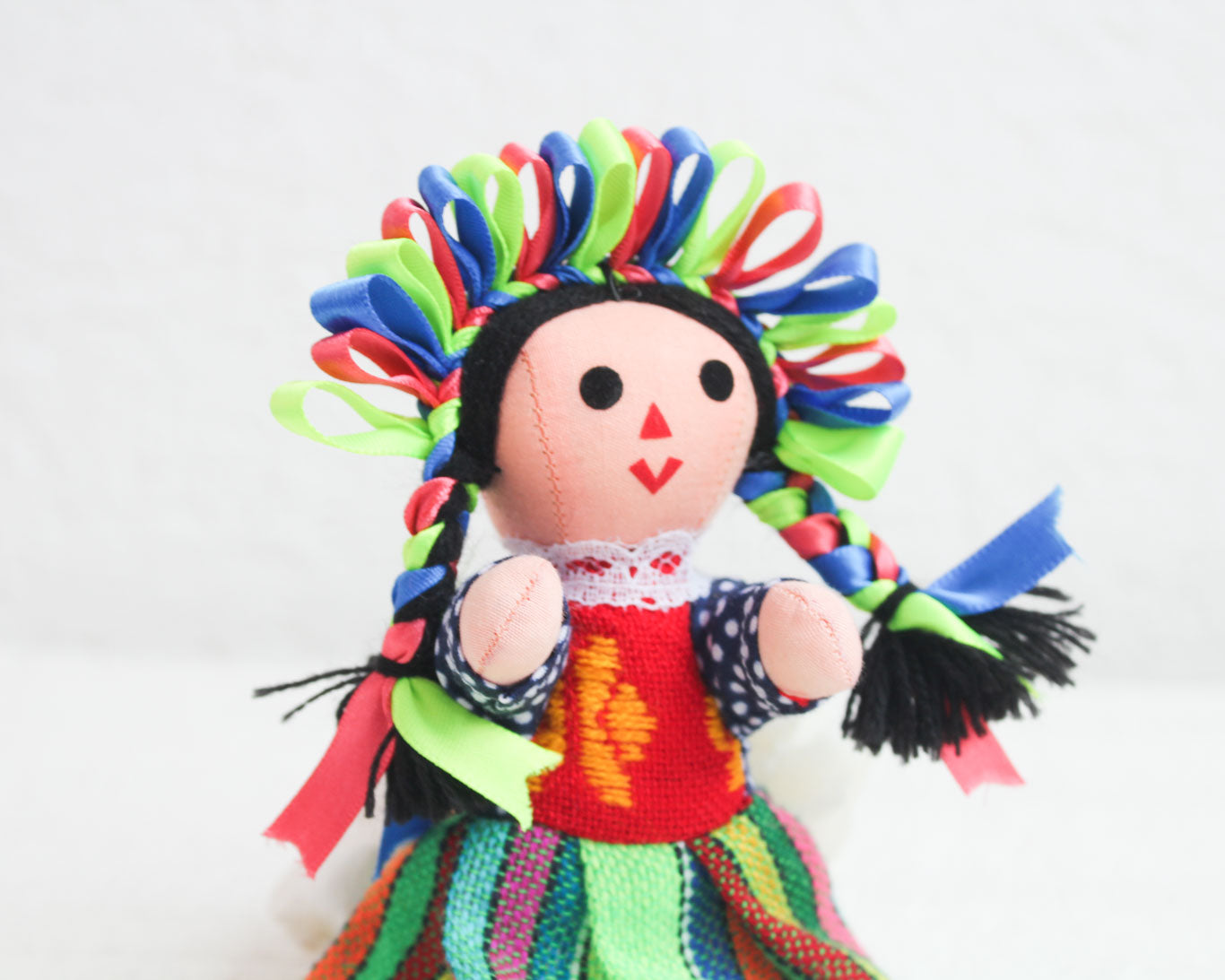 Muñeca Lelé Pequeña Verde Azul Rojo