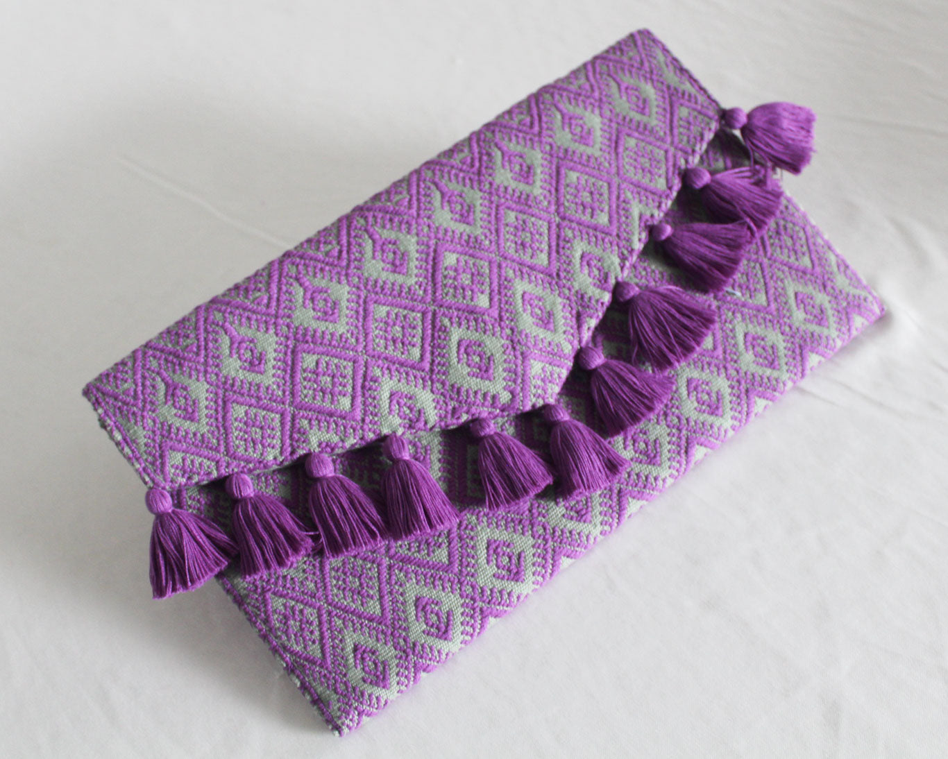 Clutch Artesanal Estrellas Lila Menta