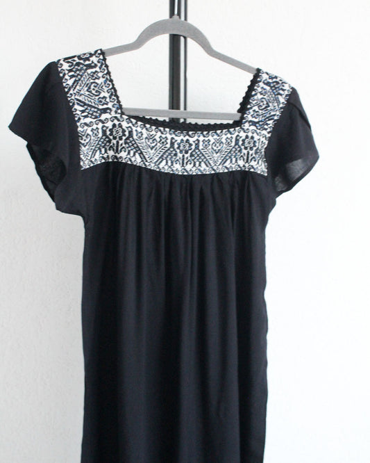 Vestido Bordado Pajaritos Negro