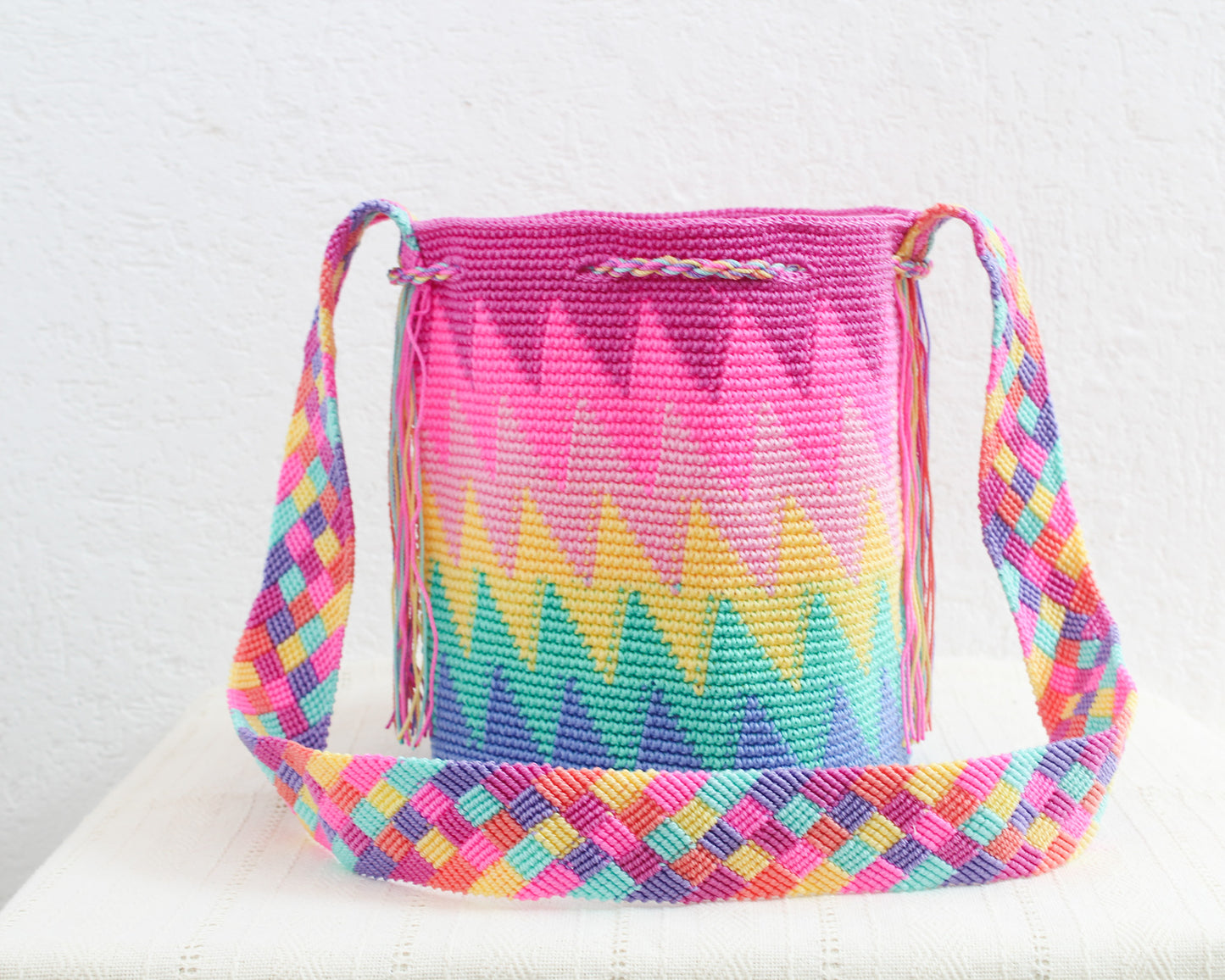 Bolso Morral Rombos Rosa Amarillo Azul Pastel