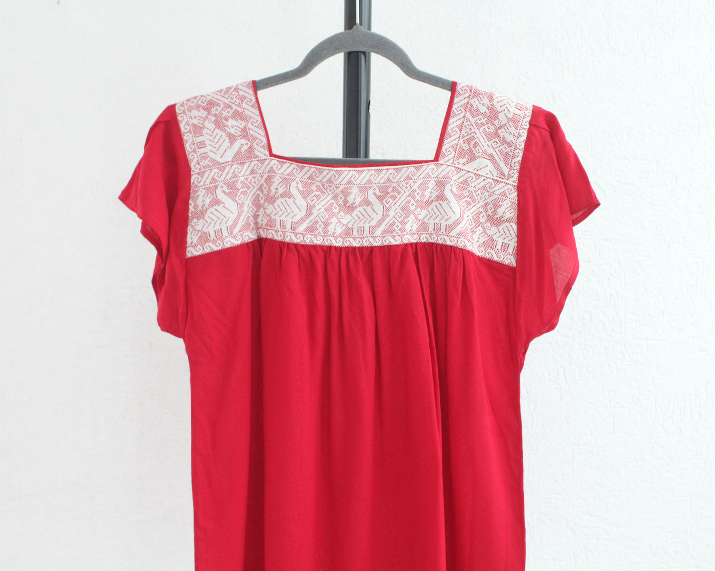 Blusa Bordada Tania Rojo Patitos Pepenado