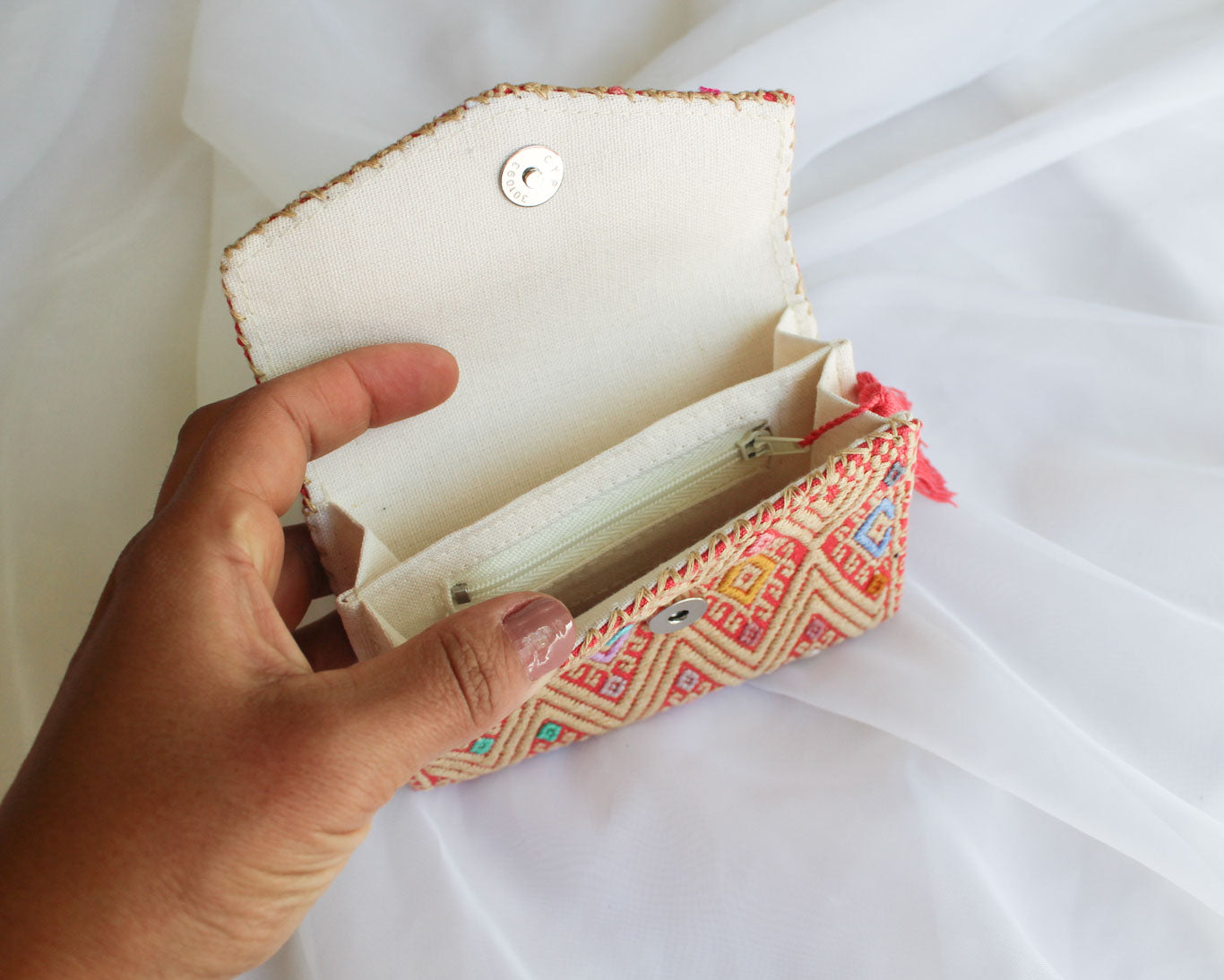 Cartera "Pilares de la Tierra" Beige Coral