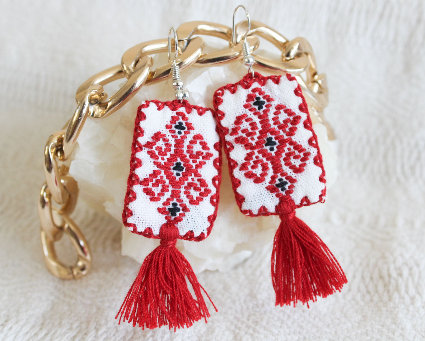 Aretes Rectángulos Bordado Rojo