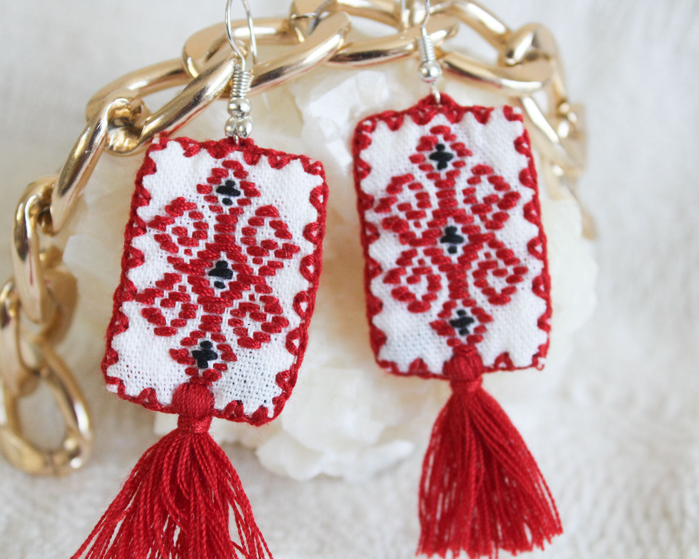 Aretes Rectángulos Bordado Rojo