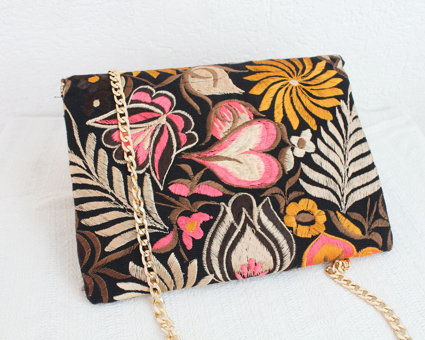 Clutch Bordado Café Beige Rosa