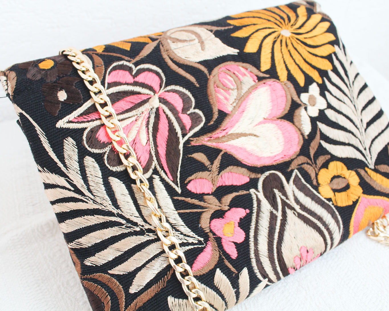 Clutch Bordado Café Beige Rosa