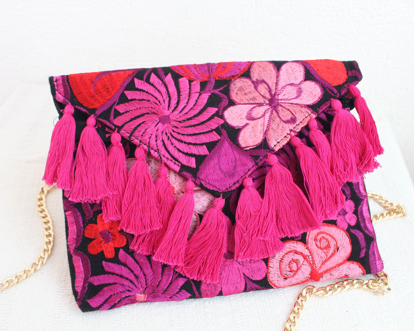 Clutch Bordado Negro Guinda Rosa