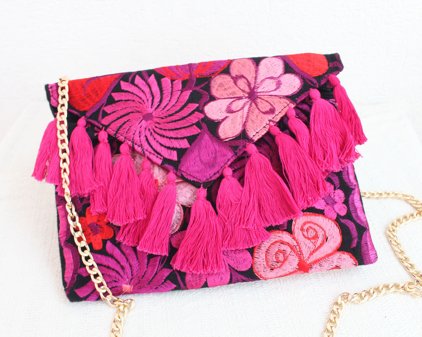 Clutch Bordado Negro Guinda Rosa