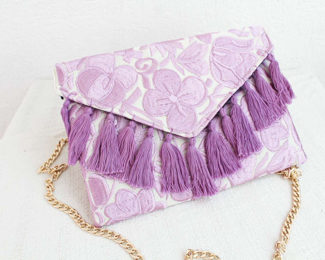 Clutch Bordado Lila Blanco