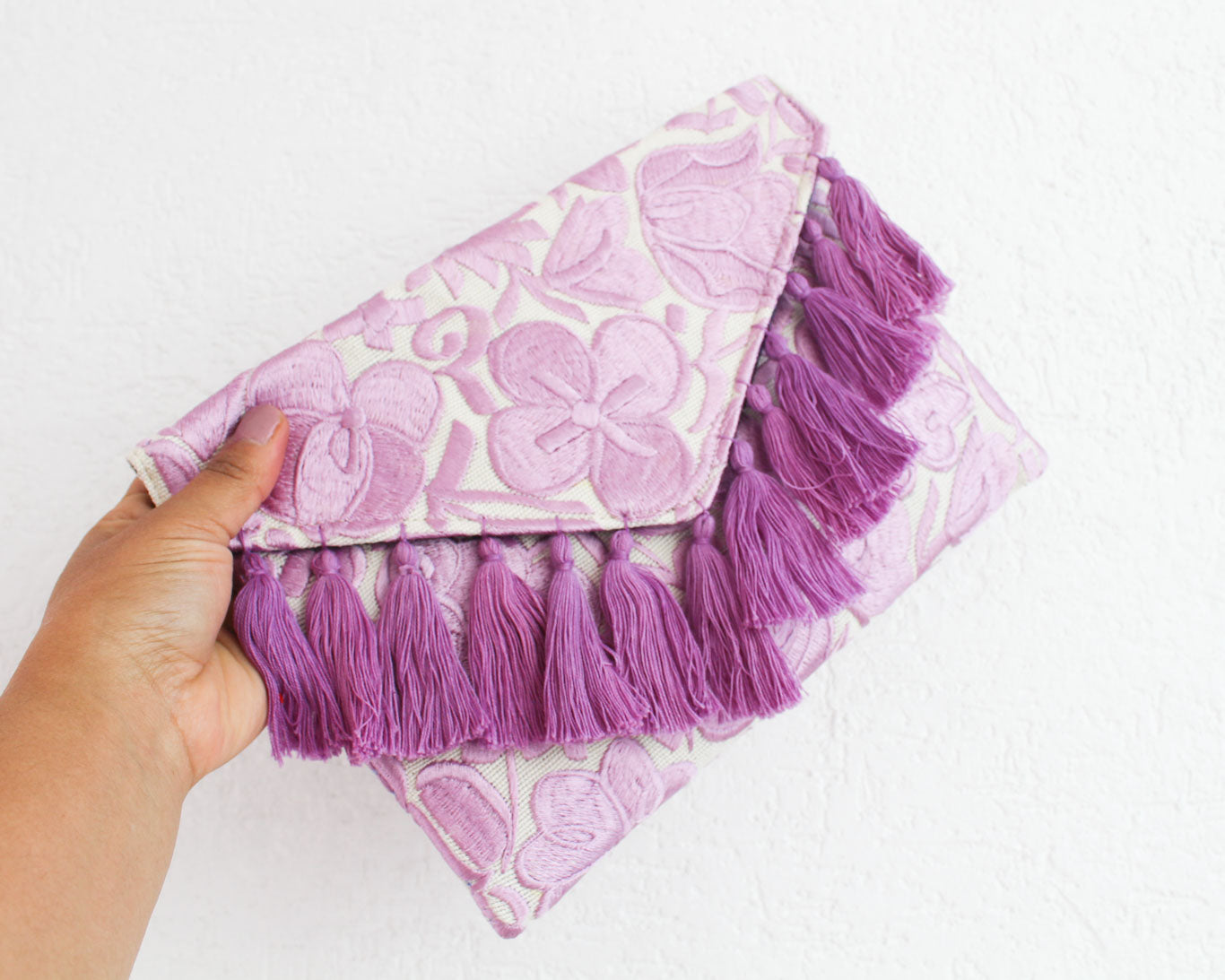 Clutch Bordado Lila Blanco