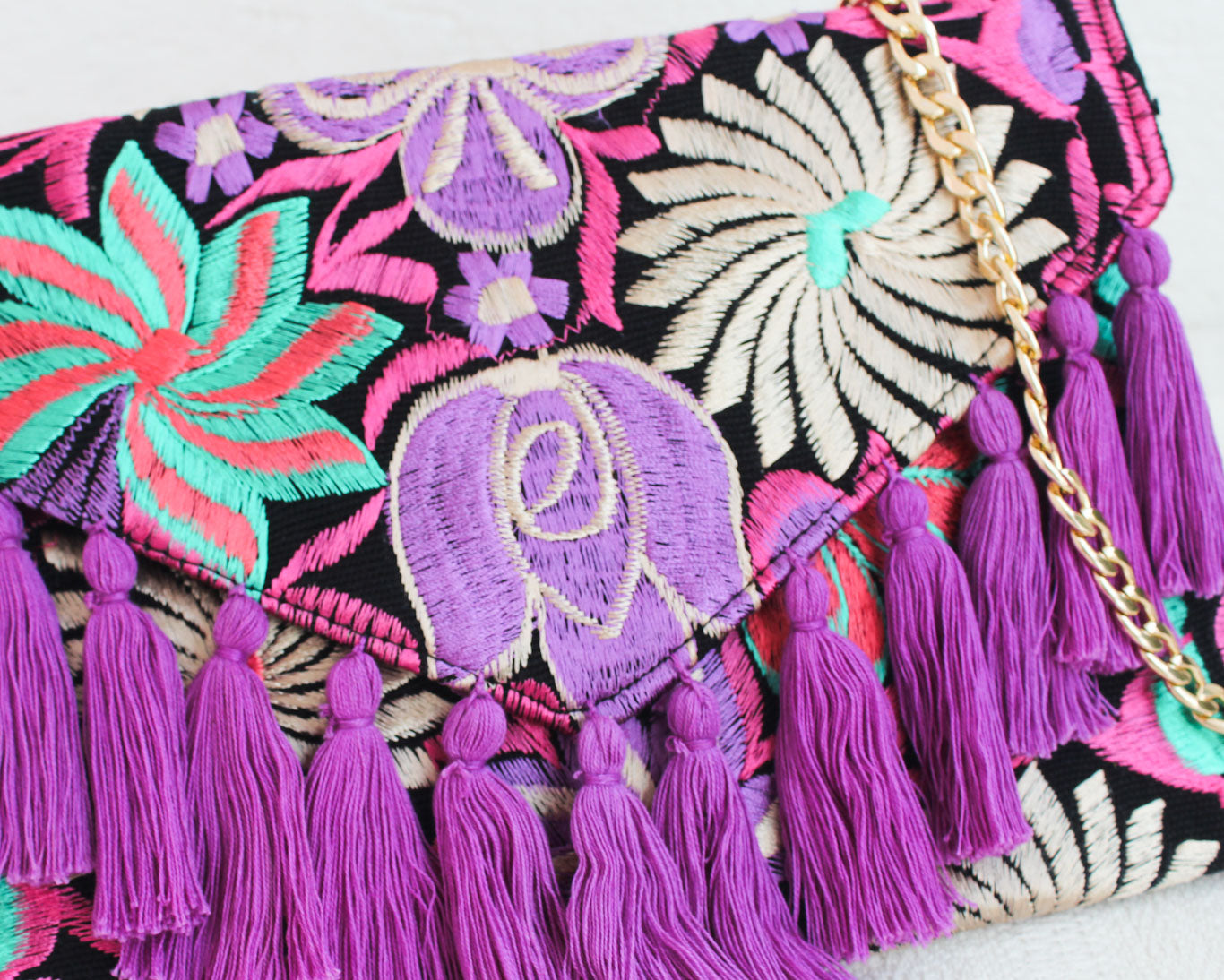 Clutch Bordado Negro Lila Turquesa Rosa