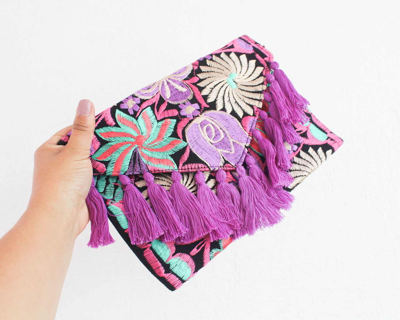 Clutch Bordado Negro Lila Turquesa Rosa