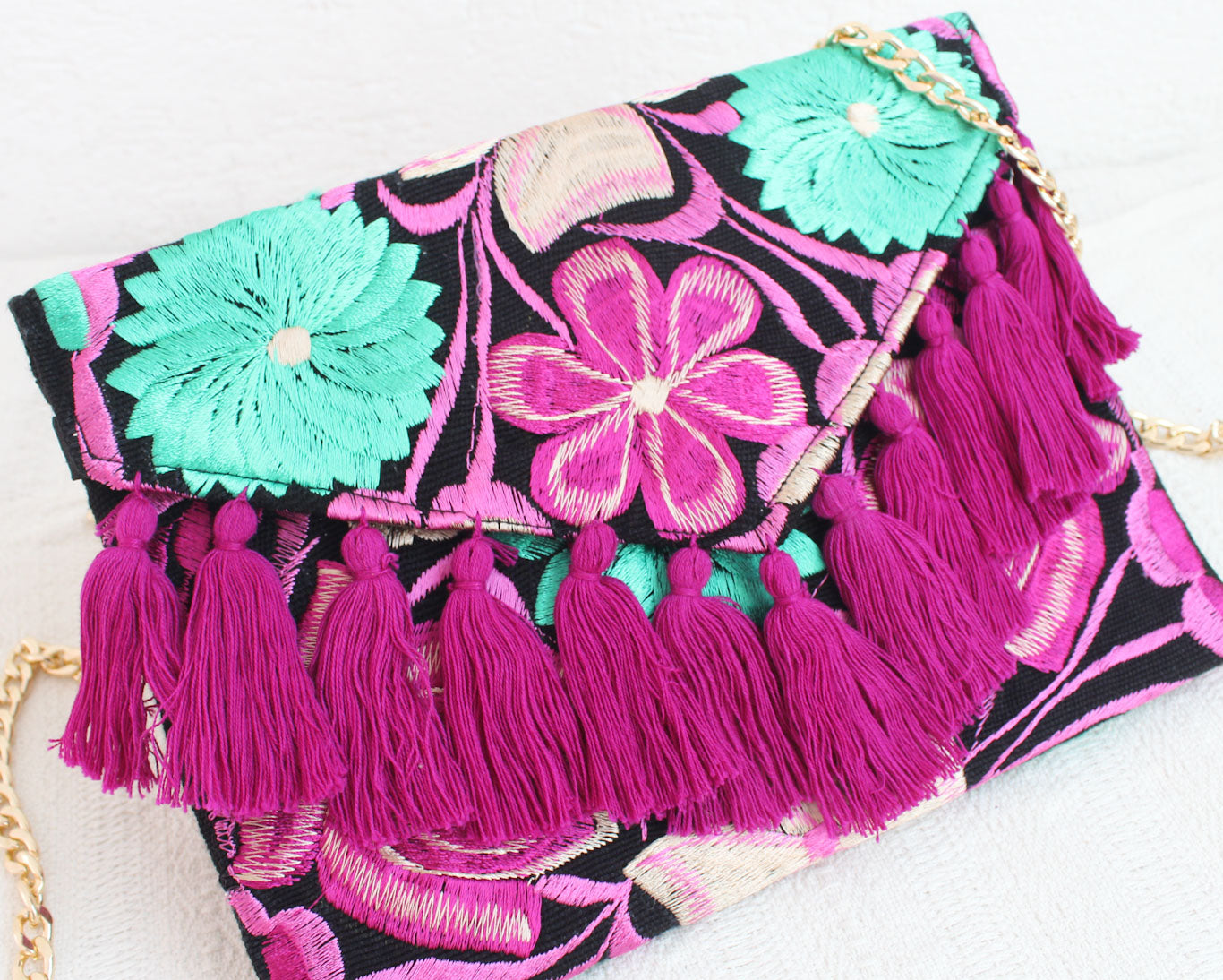 Clutch Bordado Negro fiusha Turquesa