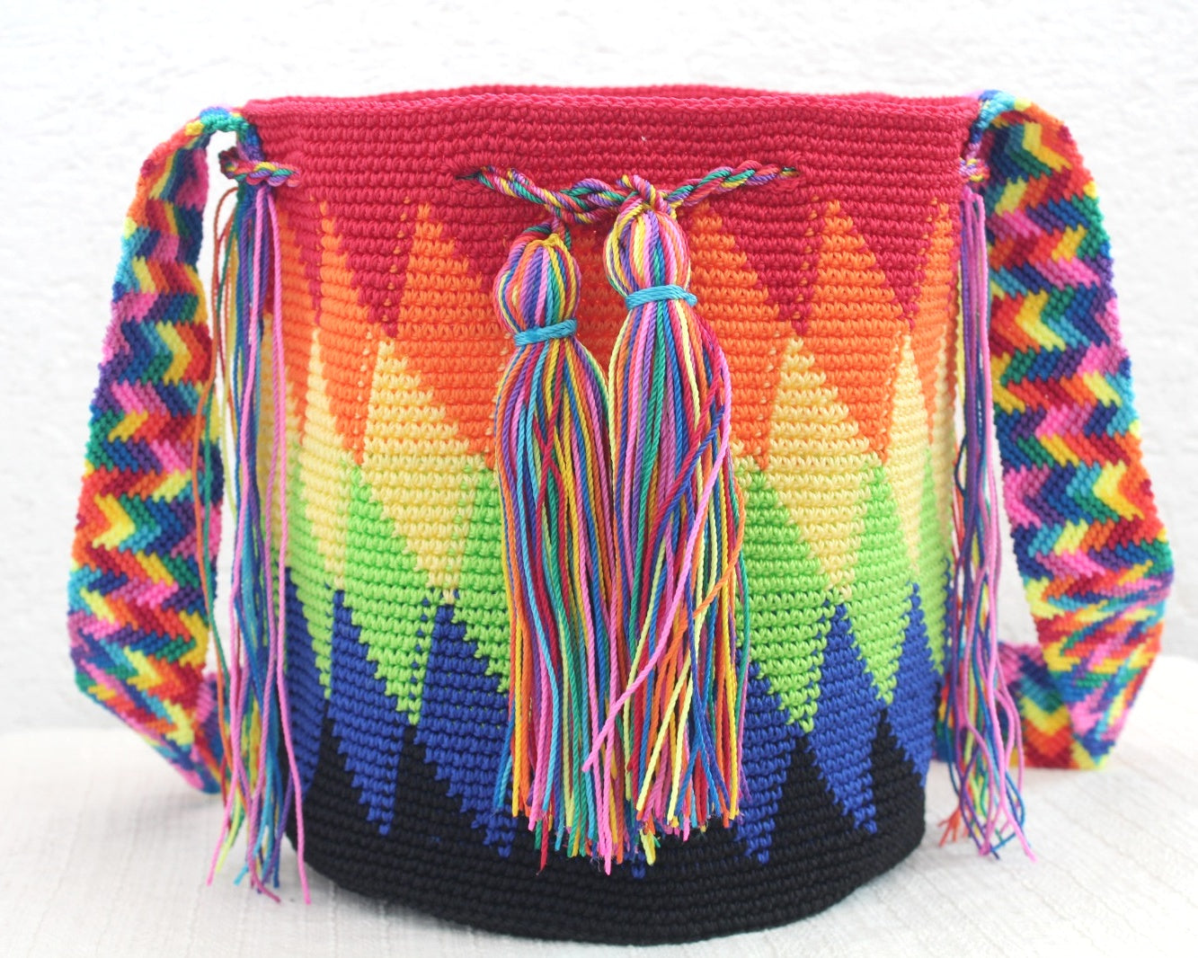 Bolso Morral Rombos Rojo Amarillo Negro