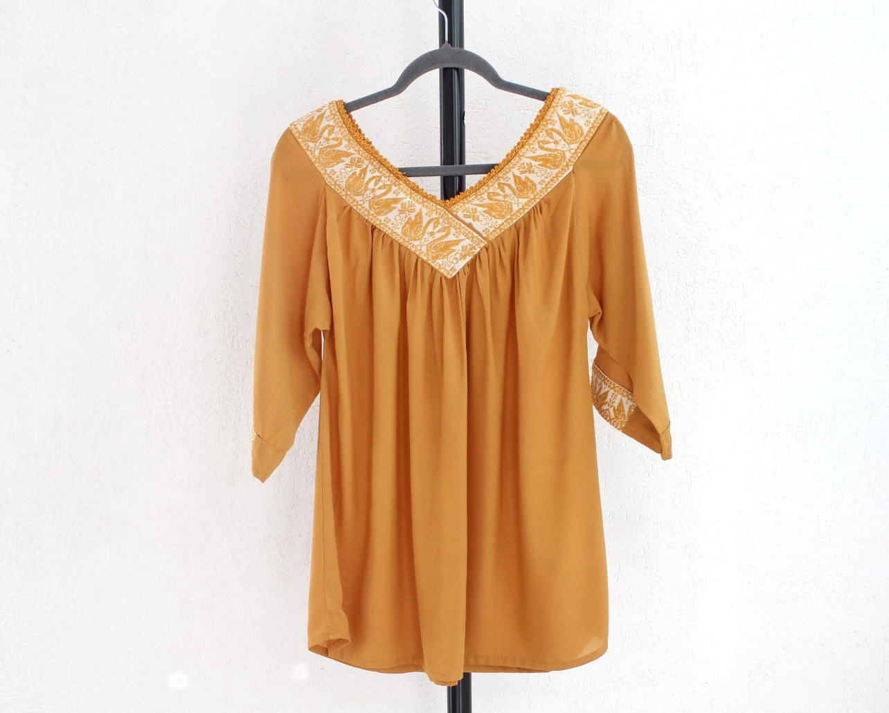Blusa Cuello V Amarillo Cisne