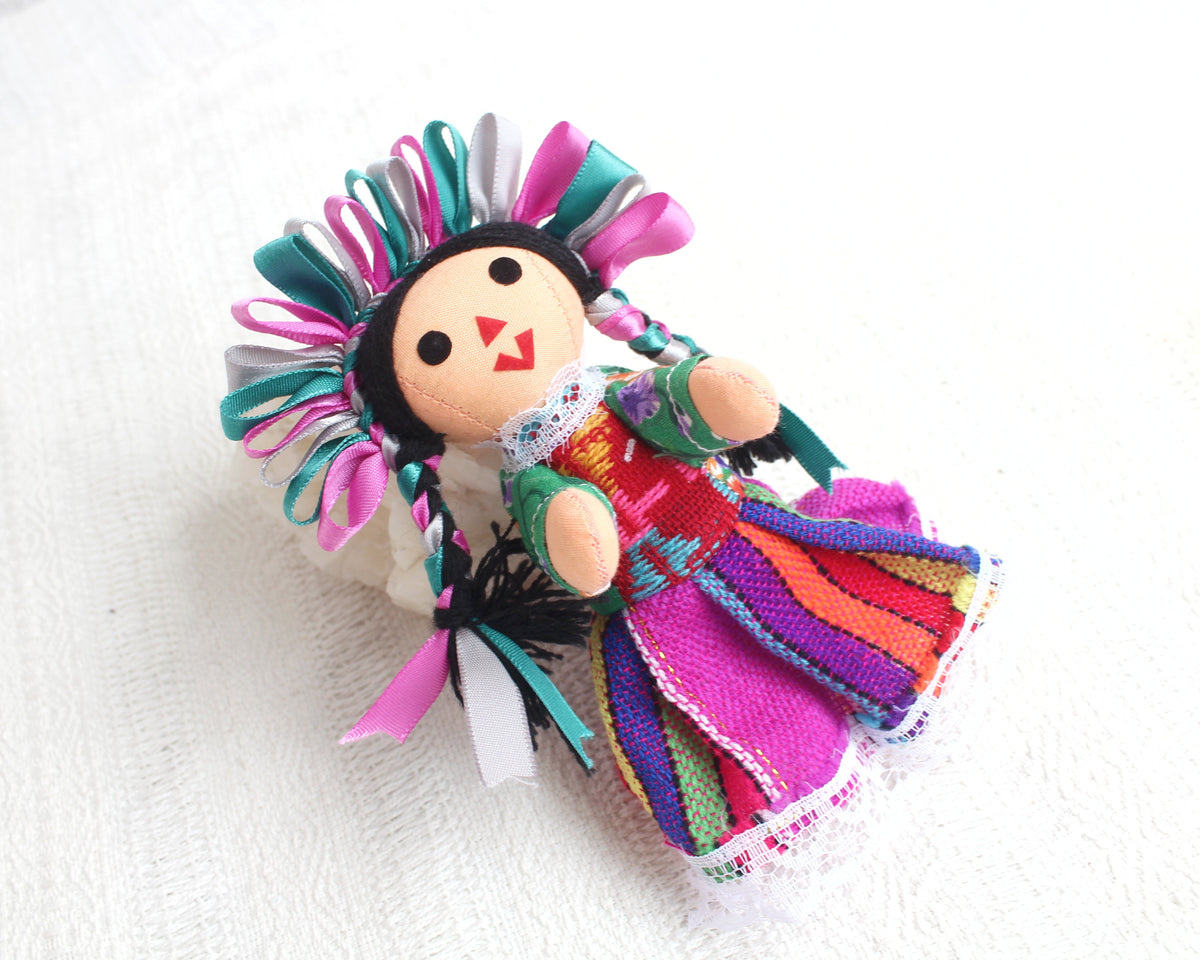 Muñeca Lelé Pequeña Rosa Verde Gris