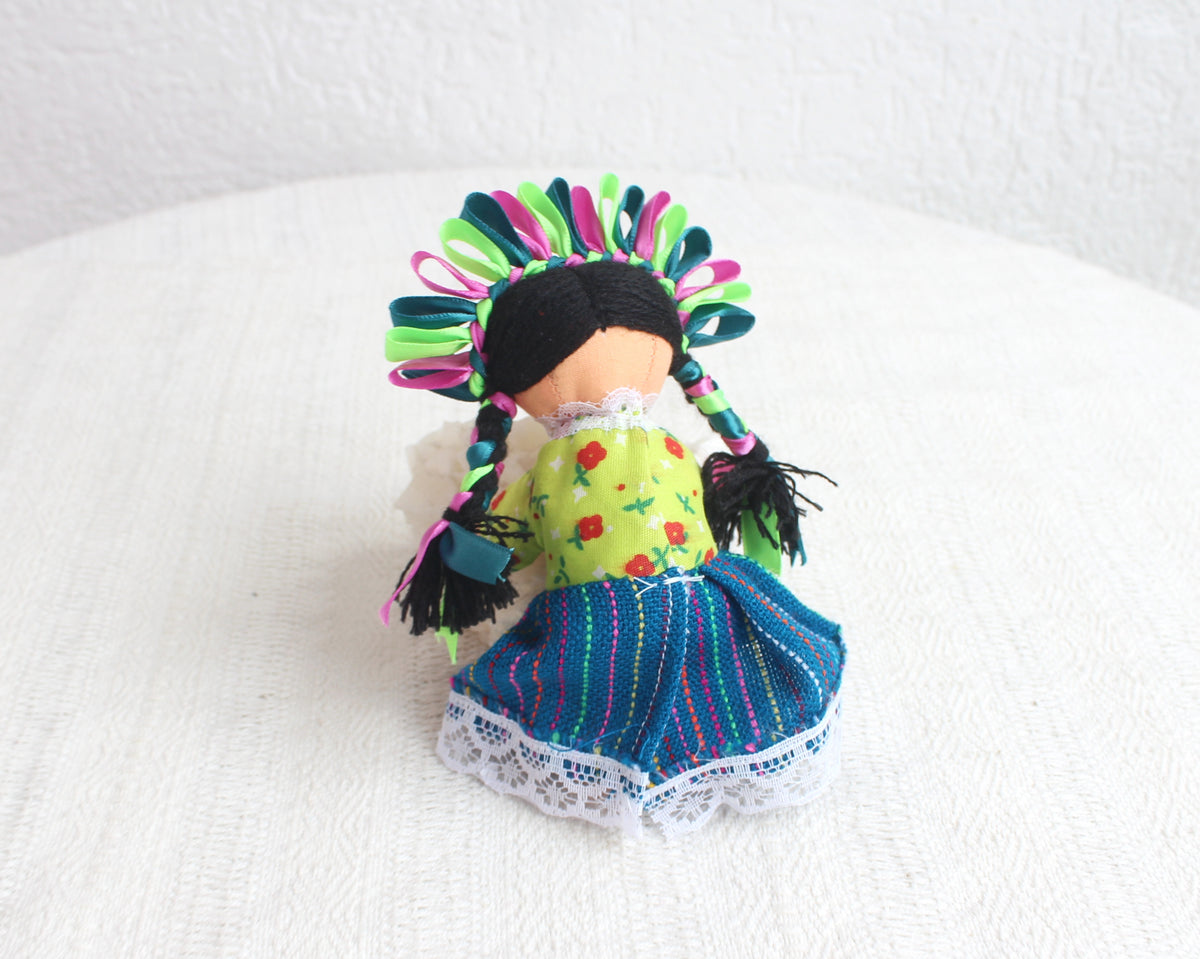 Muñeca Lelé Pequeña Esmeralda Verde Rosa