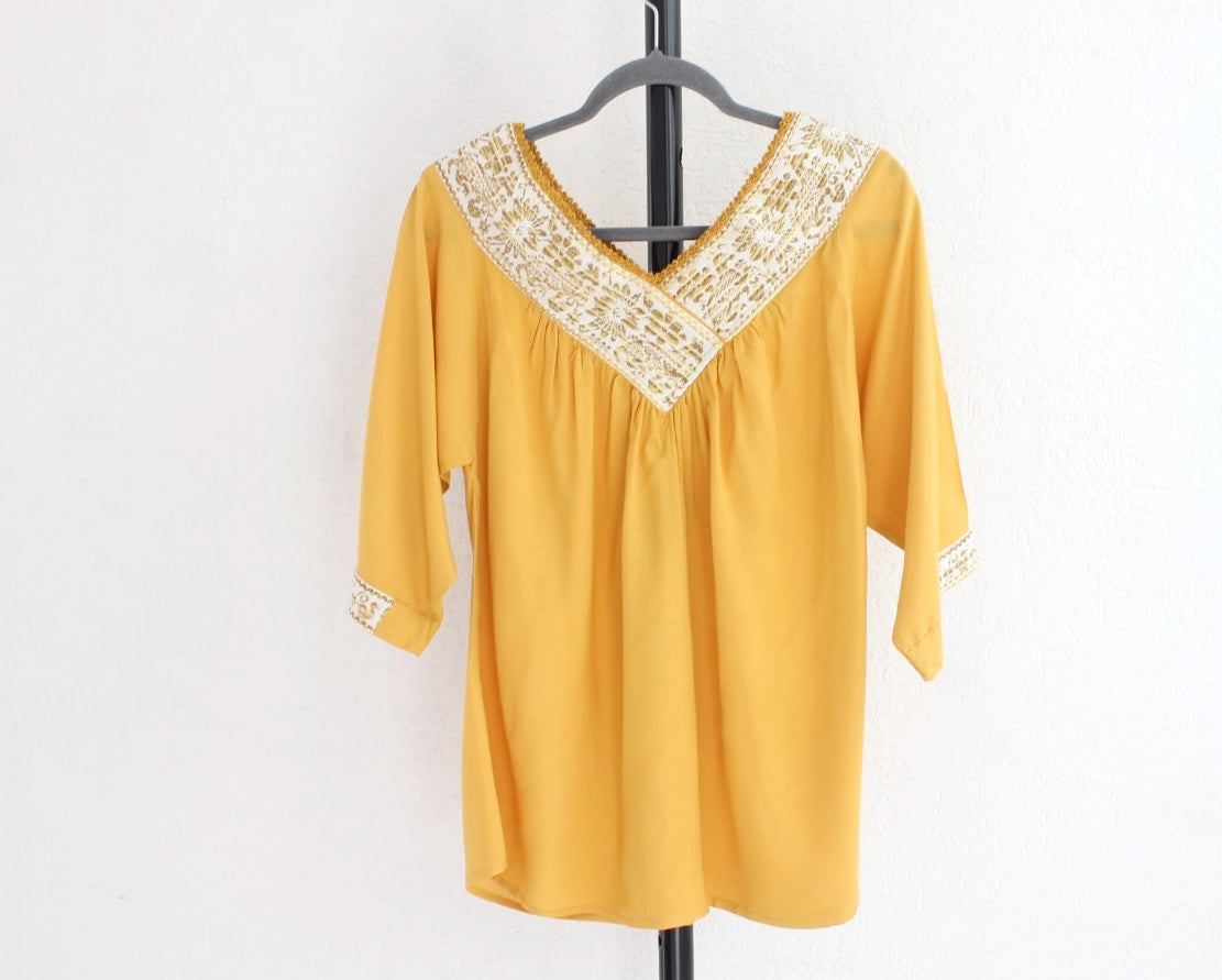 Blusa Cuello V Amarillo Burritos