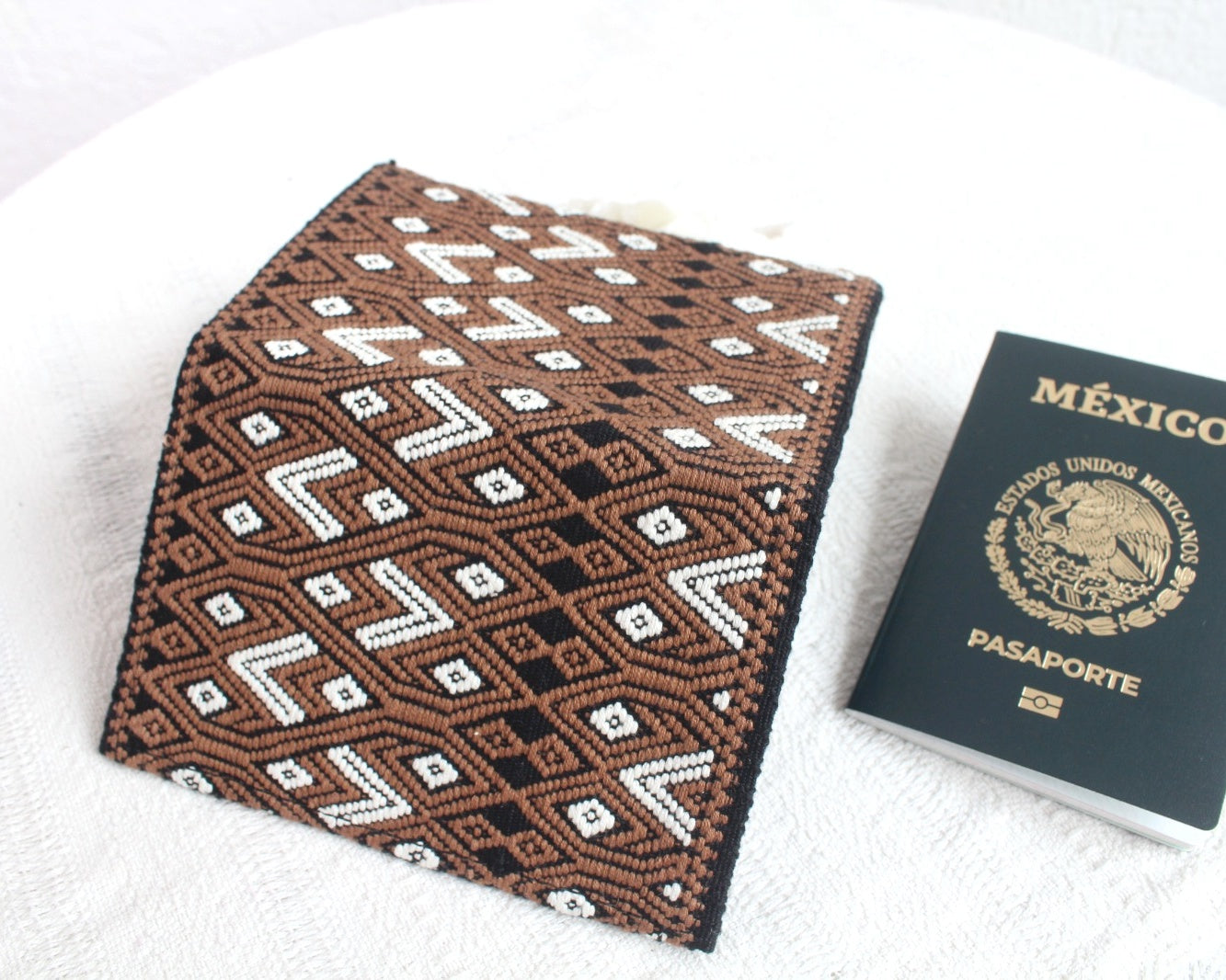 Porta Pasaporte Alas Cafe Blanco