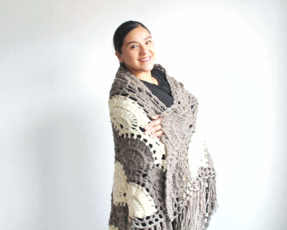 Capa de Lana Tejido Abanico Natural Gris (copia)