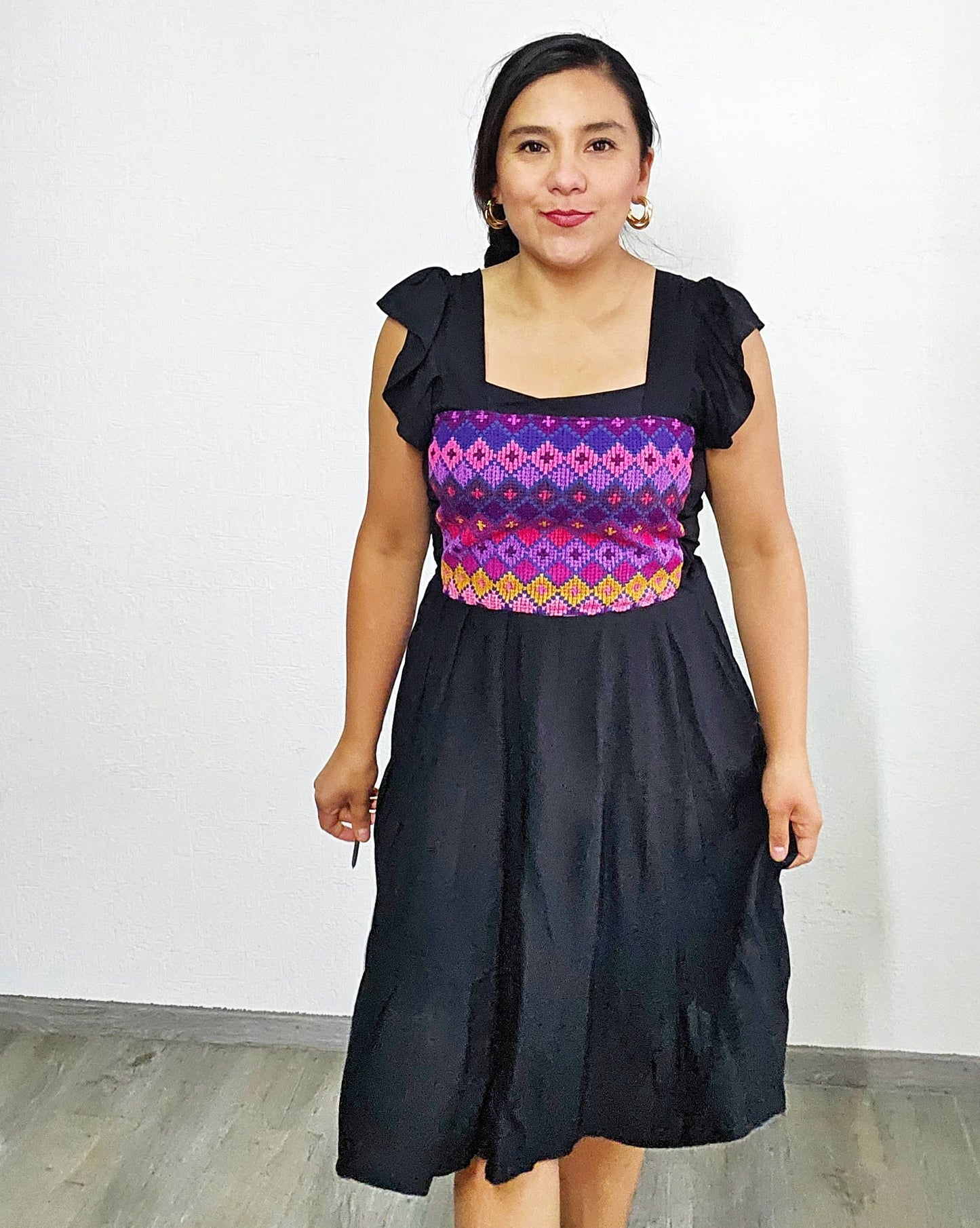 Vestido Anita Corto Negro Morado