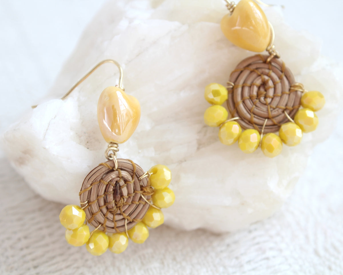 Aretes Ocoxal Corazón Amarillo