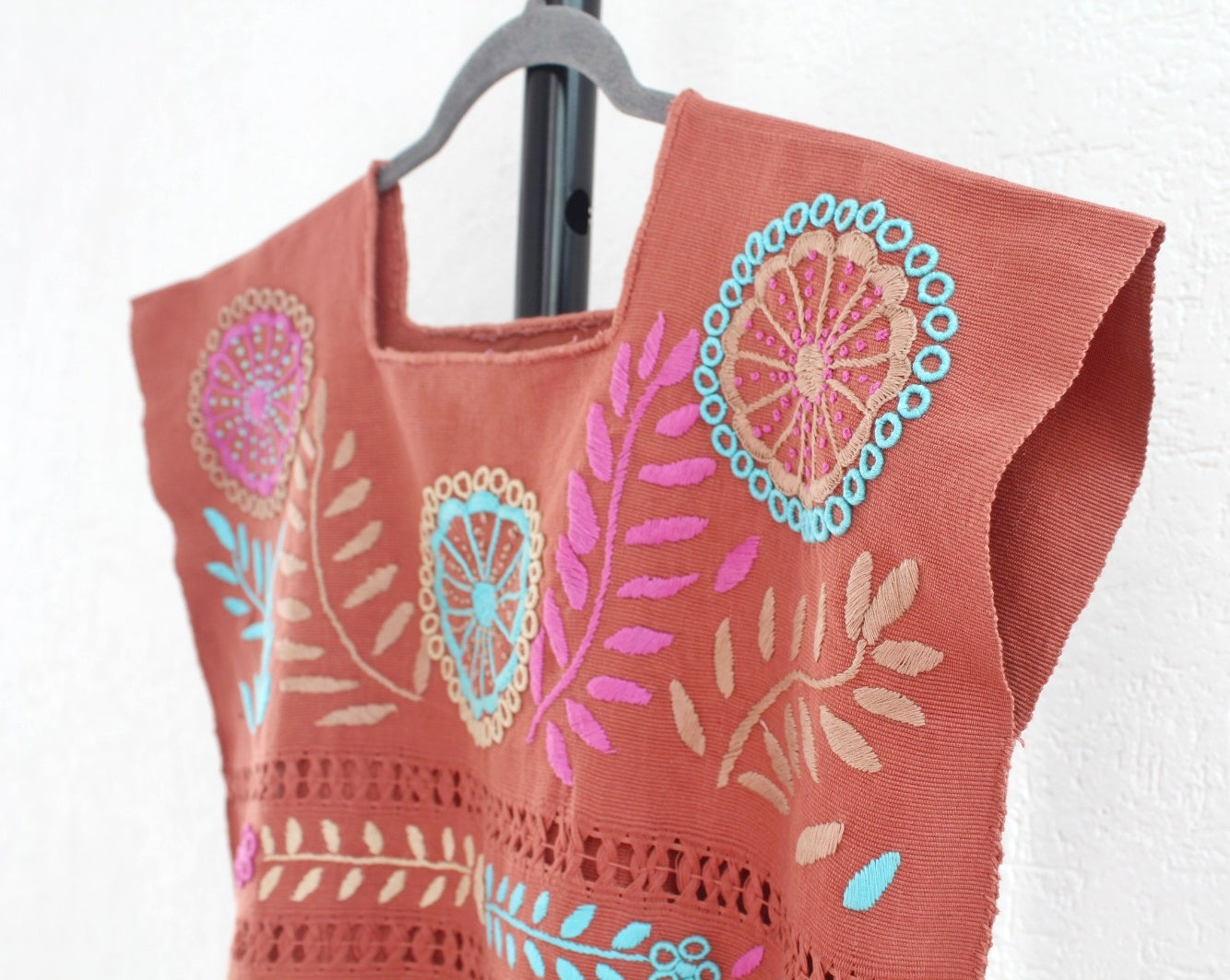 Crop Top Flores Rococo Marrón Turquesa