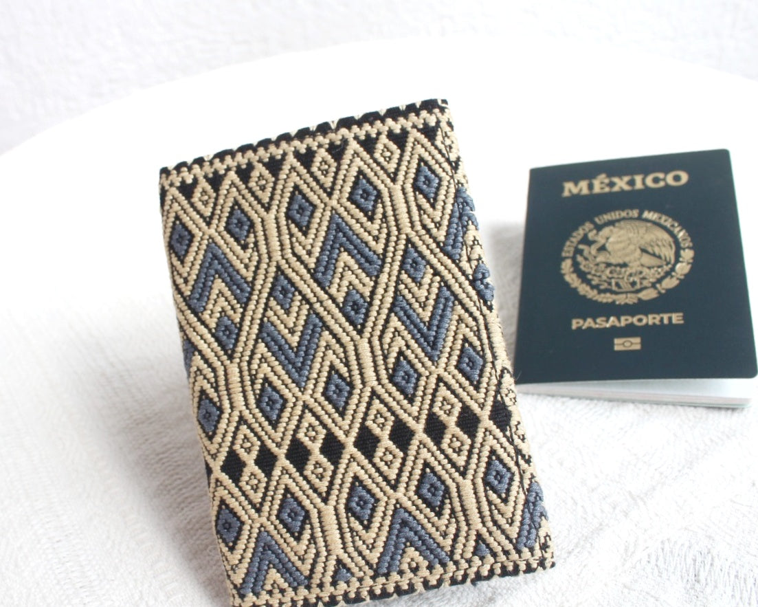 Porta Pasaporte Alas Beige Gris