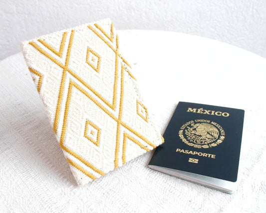 Porta Pasaporte Pejel Amarillo Blanco