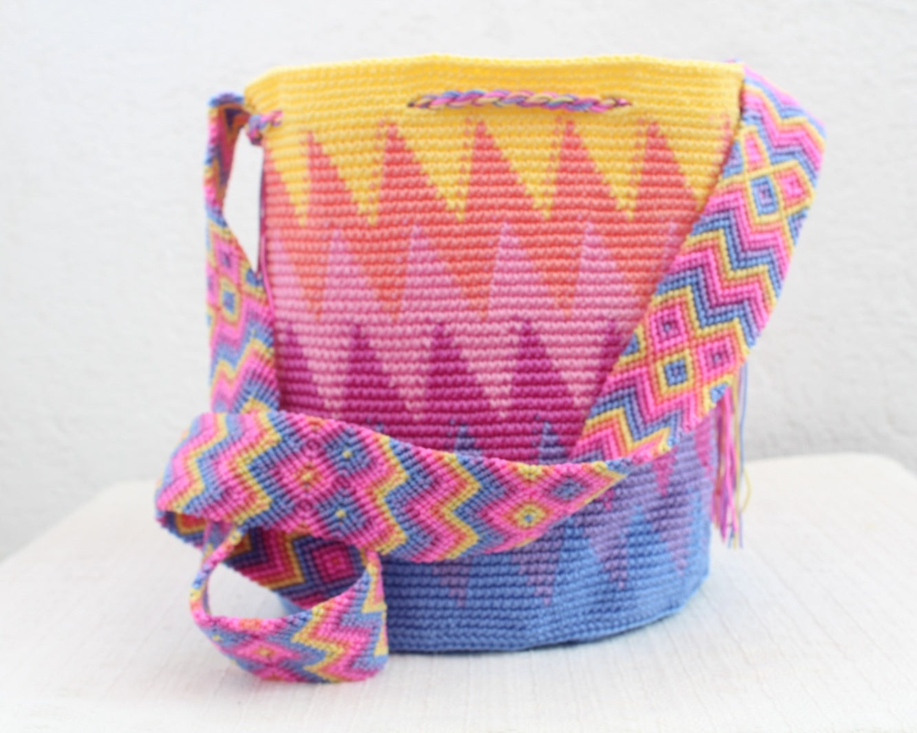 Bolso Morral Zig Zag Amarillo Rosa Azul