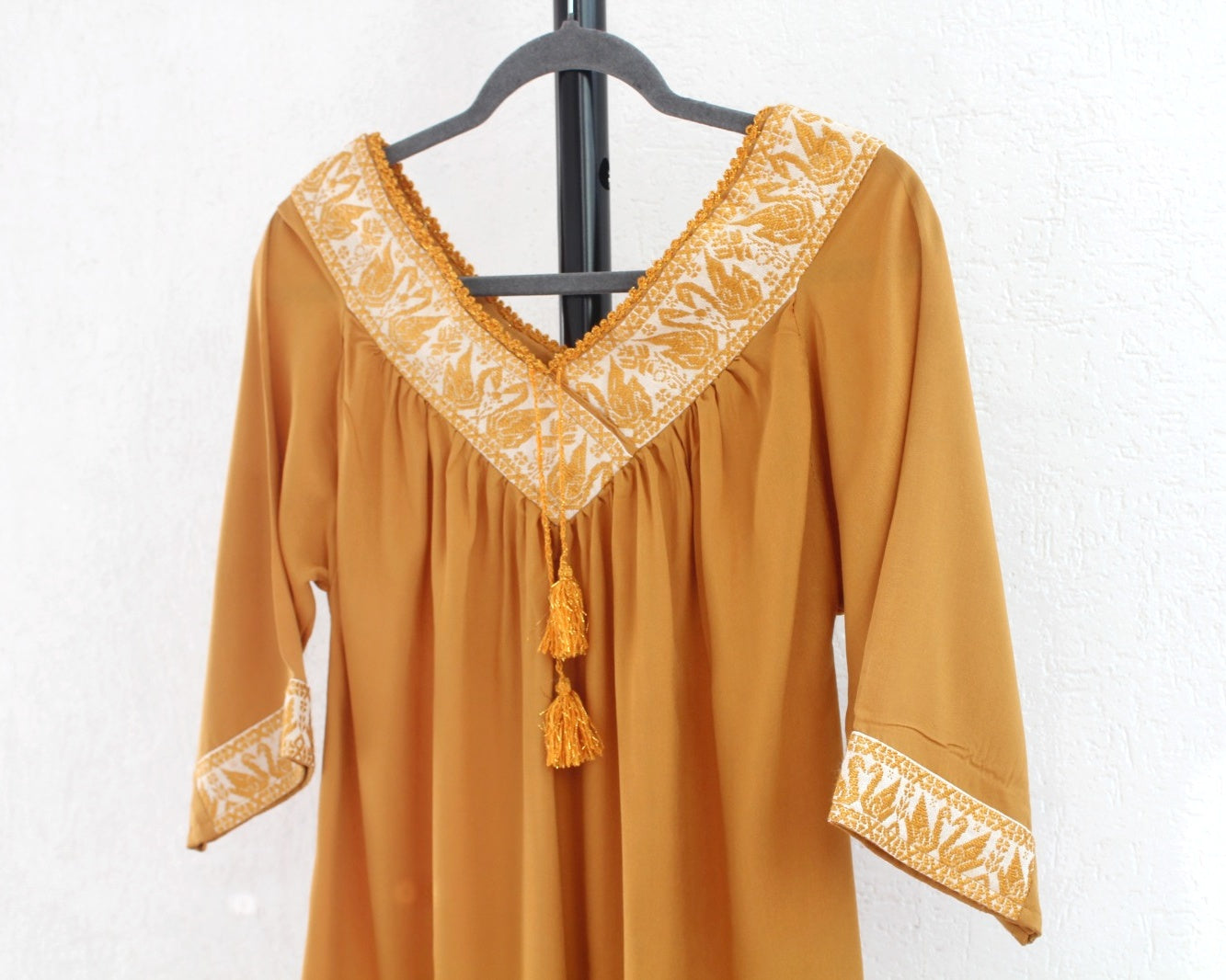 Blusa Cuello V Amarillo Cisne