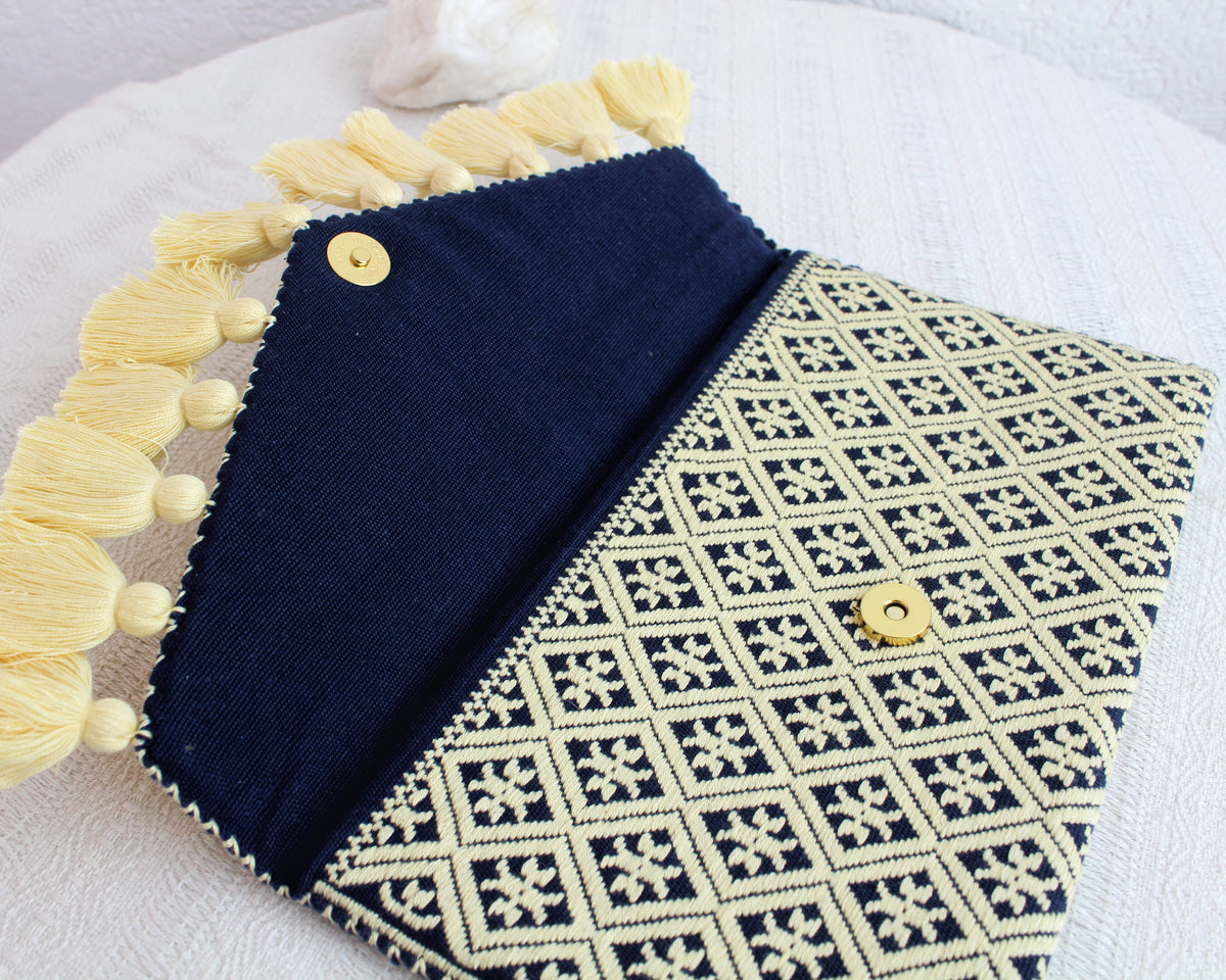 Clutch Artesanal Estrellas Amarillo Azul Marino