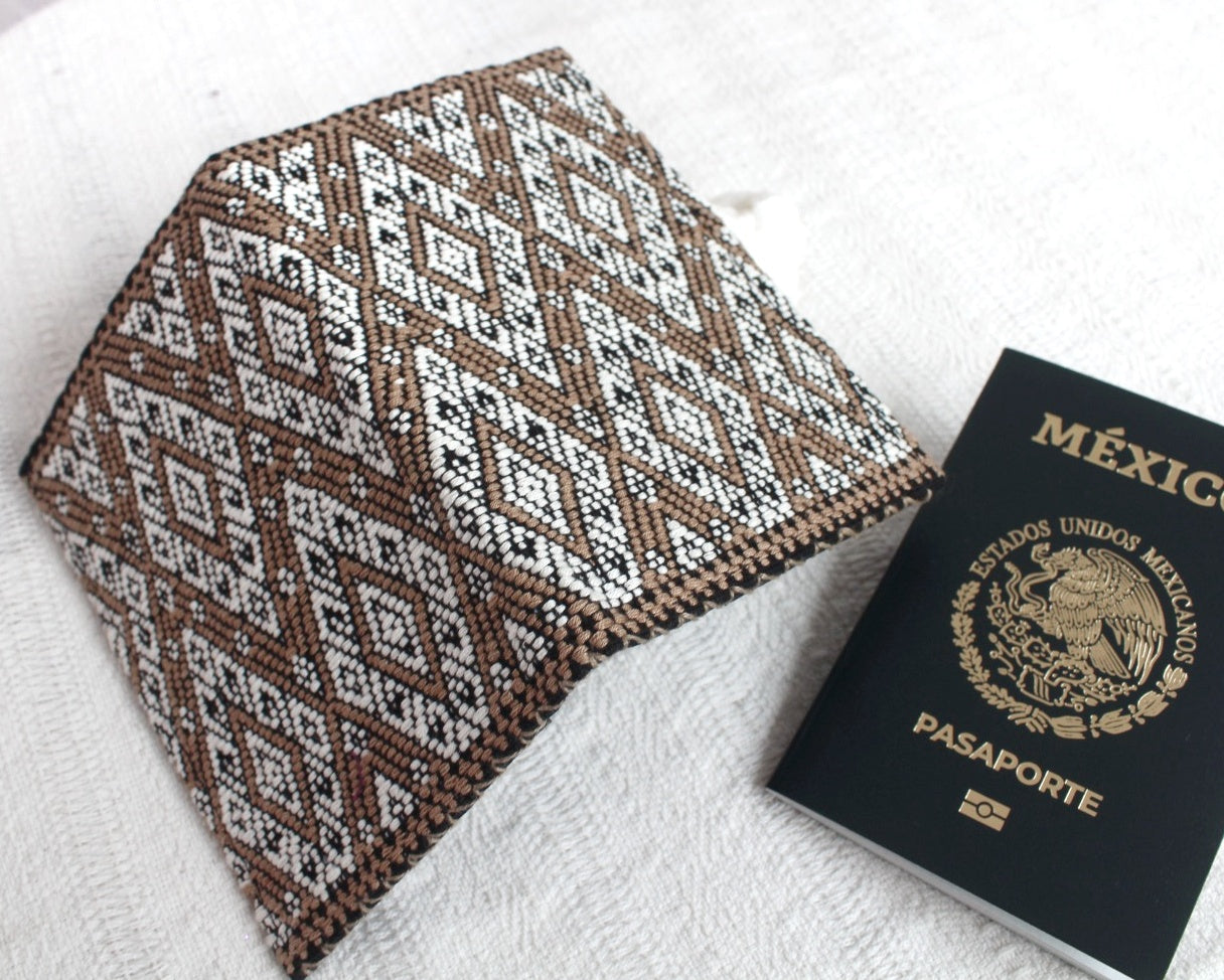 Porta Pasaporte Cosmo Café Blanco