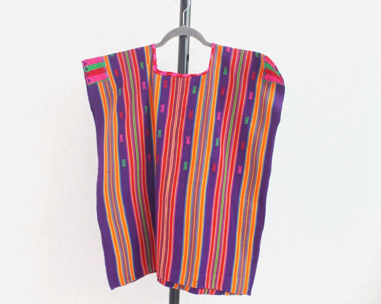 Huipil Corto Pantheló Morado Naranja