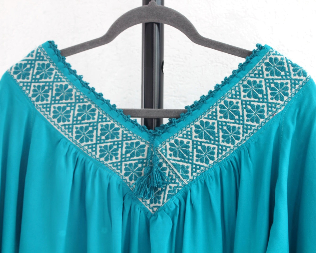 Blusa Cuello V Turquesa Flores