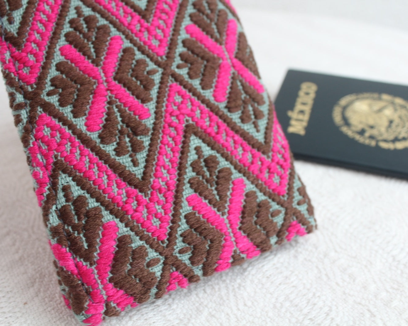 Porta Pasaporte Flores Café Rosa Menta