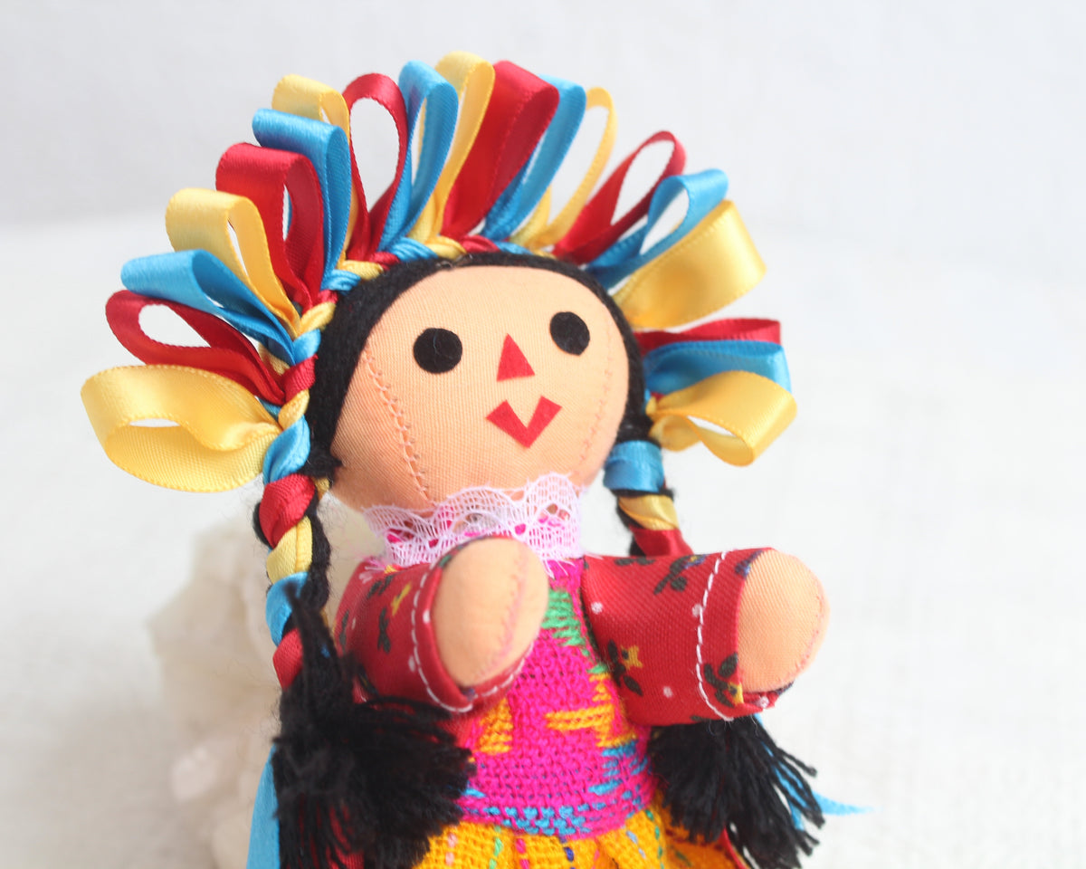 Muñeca Lelé Pequeña Rojo Amarillo Azul