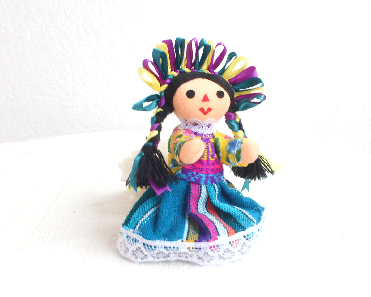 Muñeca Lelé Pequeña Amarillo Verde Violeta