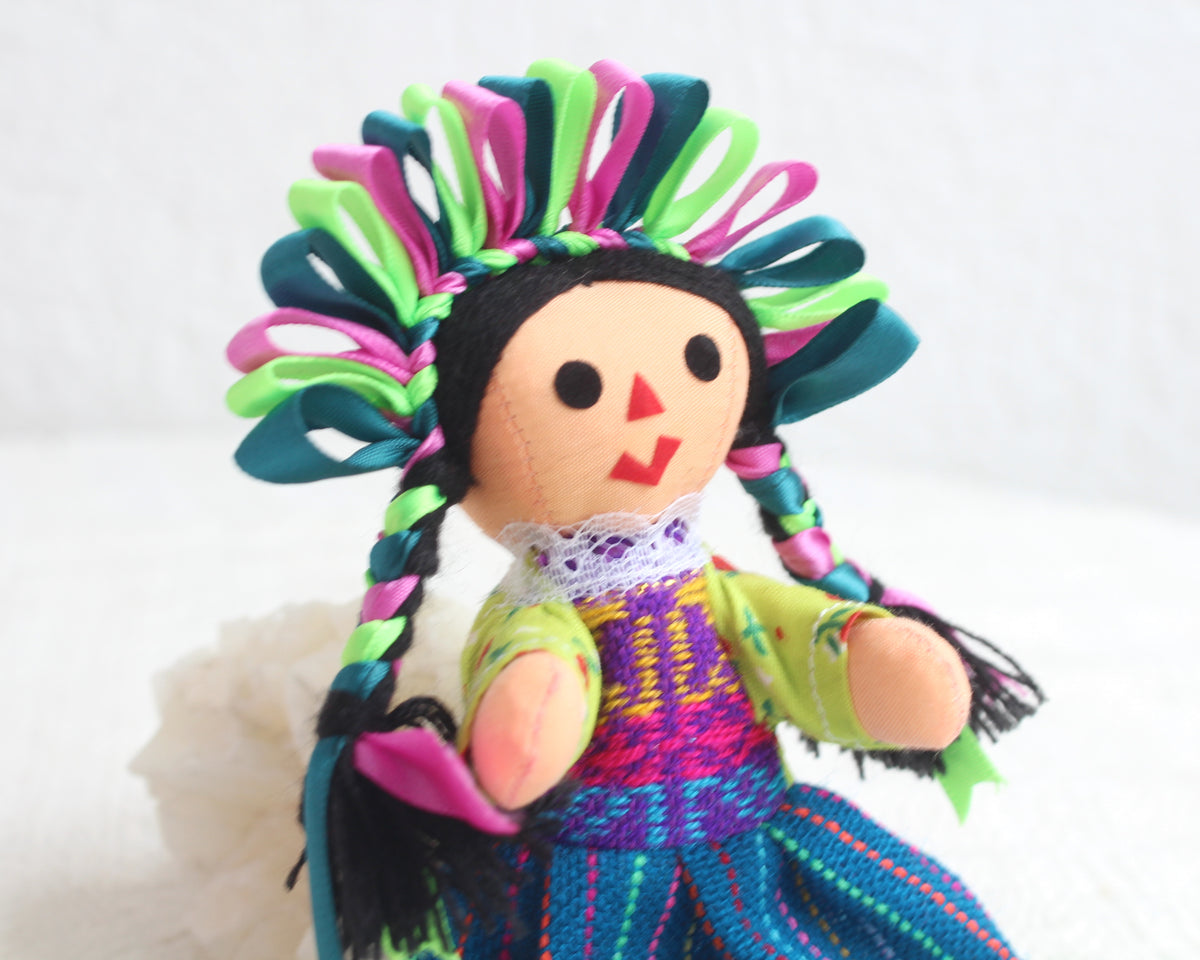 Muñeca Lelé Pequeña Esmeralda Verde Rosa