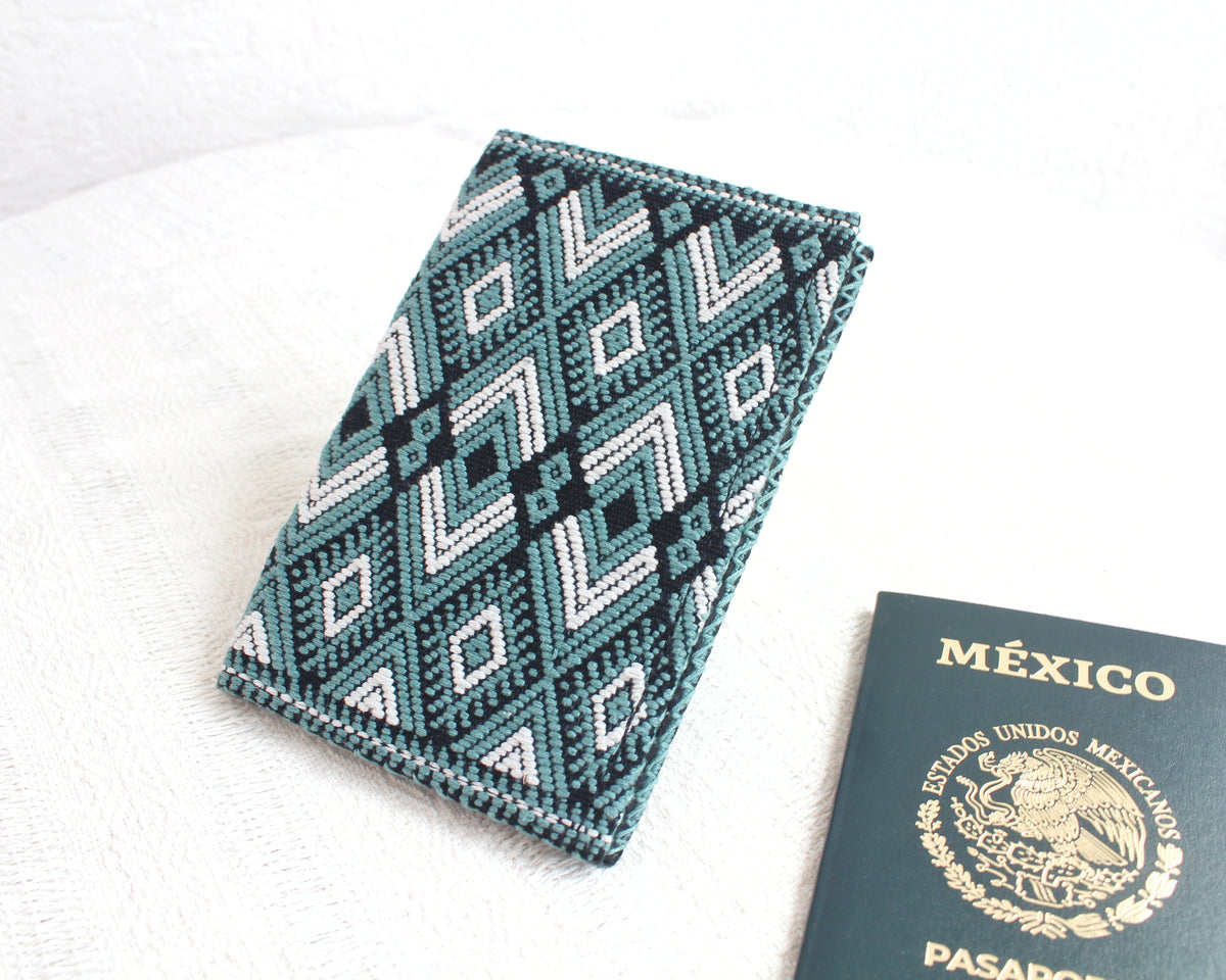 Porta Pasaporte Flores Menta Blanco