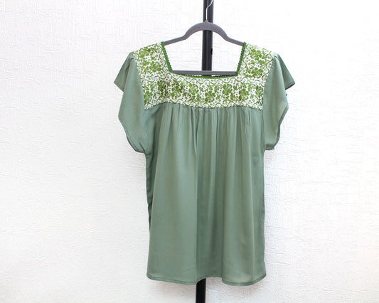 Blusa Bordada Tania Menta Rosas