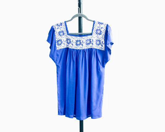 Blusa Bordada Tania Azul Flores