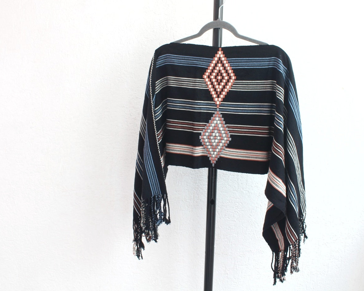 Jorongo Rombos Negro Lineas