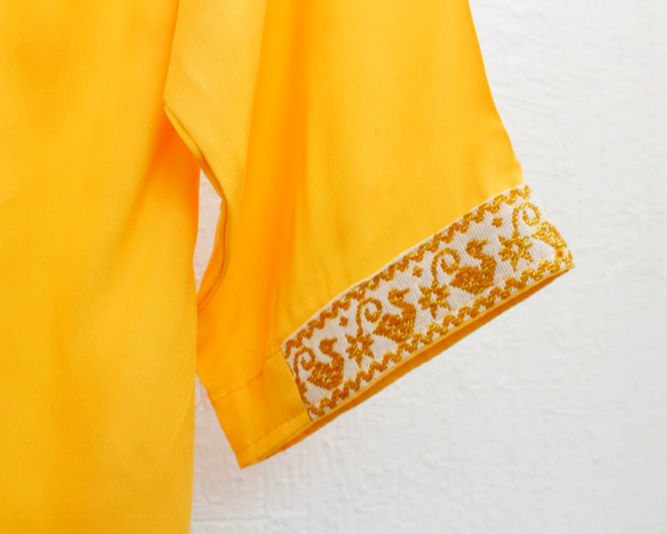 Blusa Cuello V Amarillo Burritos