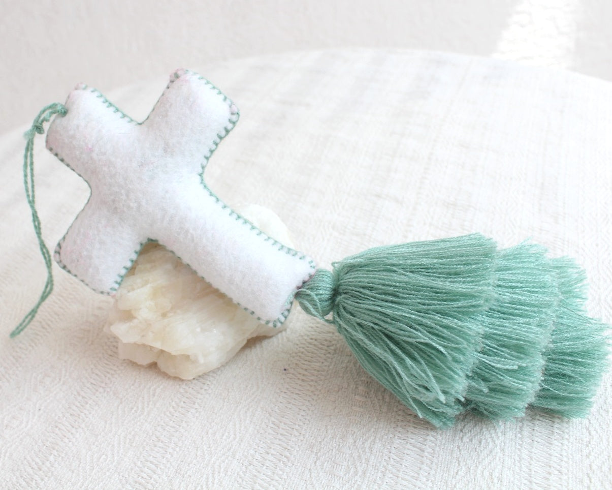 Cruz Pequeña Menta Blanco