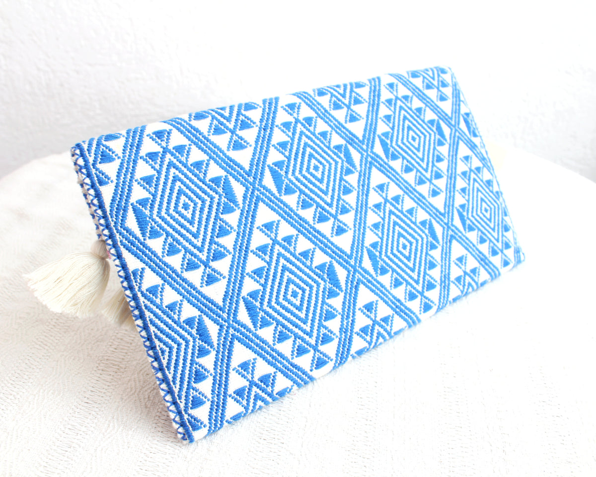 Clutch Artesanal Estrellas Diamante Blanco Azul