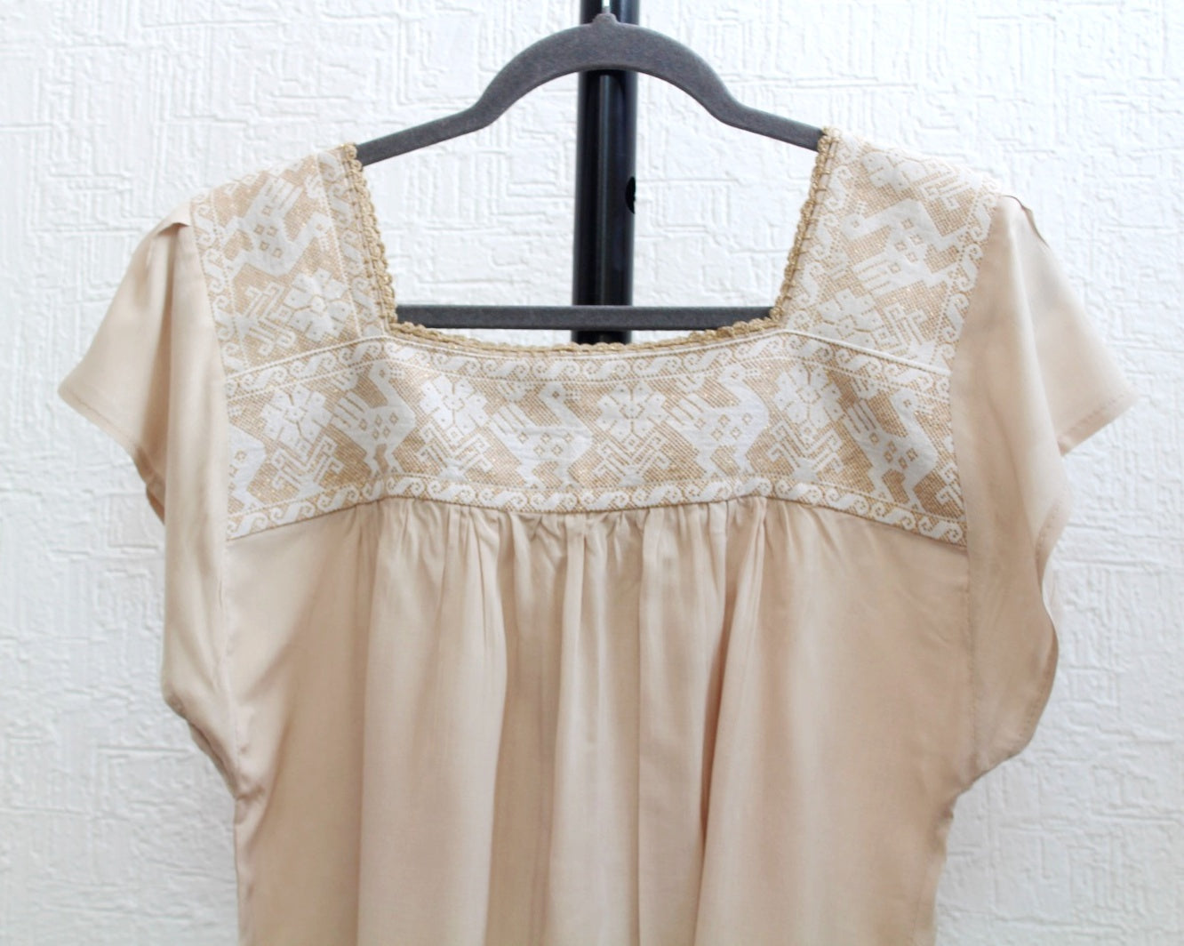 Blusa Bordada Tania Beige Patitos Pepenado