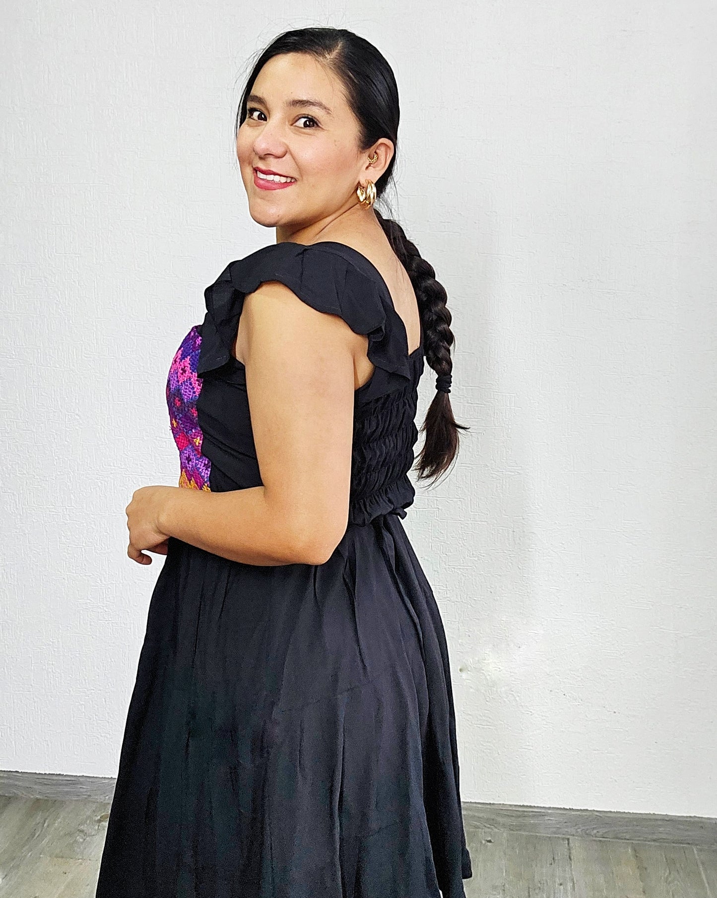 Vestido Anita Corto Negro Morado