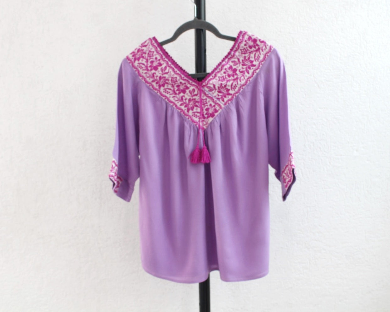 Blusa Cuello V Lila Flores