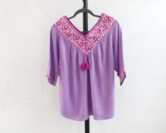 Blusa Cuello V Lila Flores